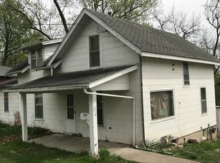 6814 Roseland Dr, Urbandale, IA 50322