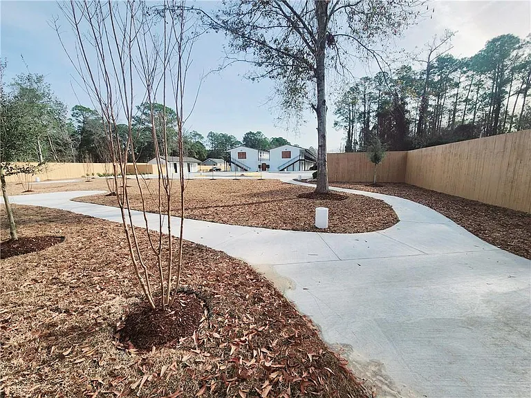 141 Hoover Dr #105 — Photo 7