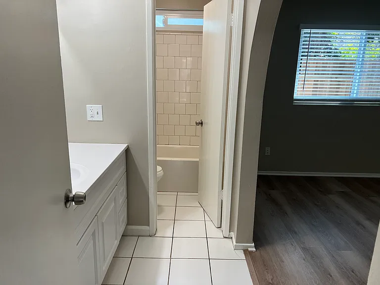 630 Junipero Ave #4 — Photo 9