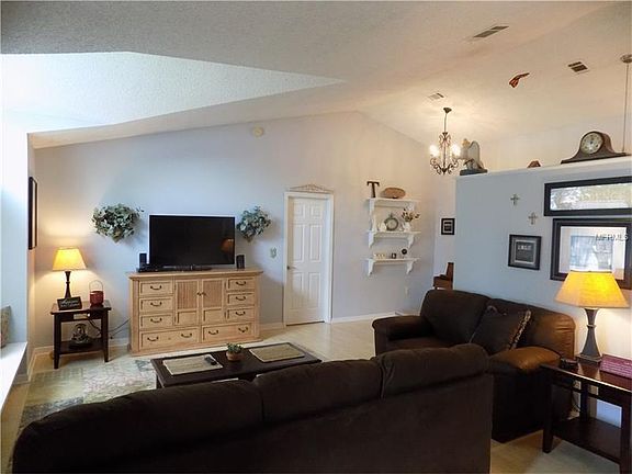 3rd image of 2710 Kendall Ave