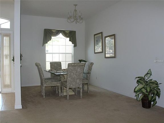 4th image of 418 Bloomingdale Dr