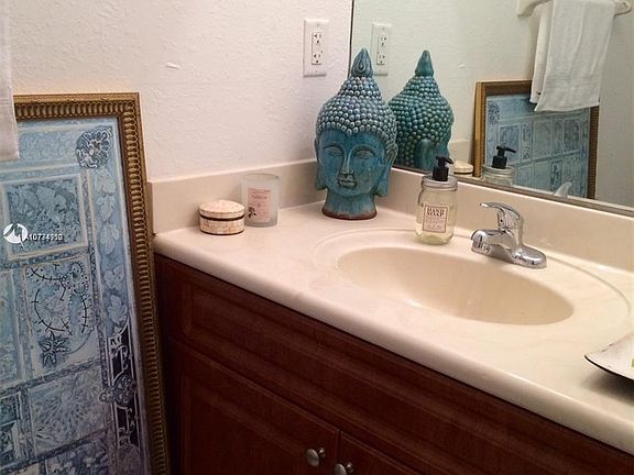 5th image of 11202 NW 83rd St APT 202