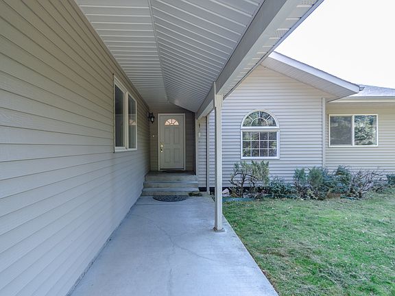 3rd image of 250 Odessa Way