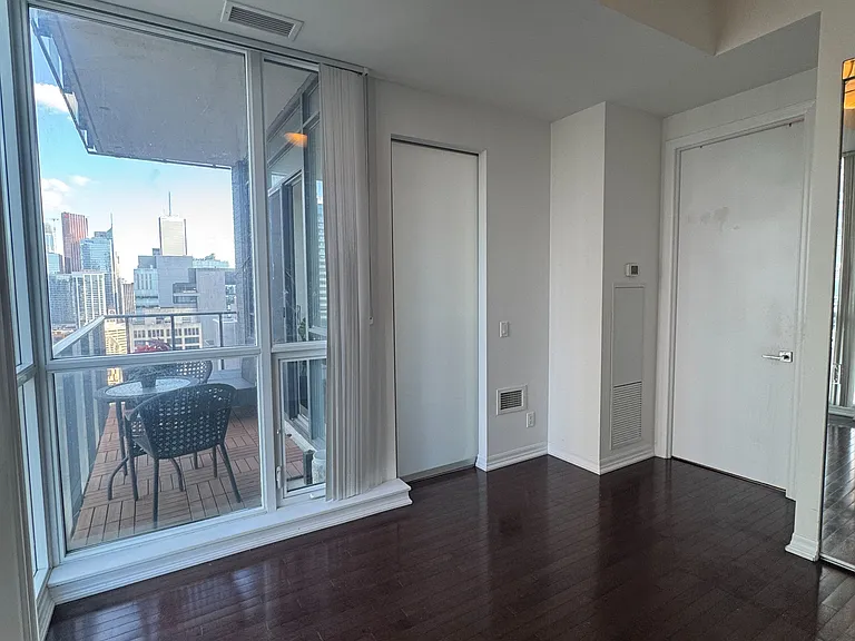 770 Bay St #Penthouse 206 — Photo 18