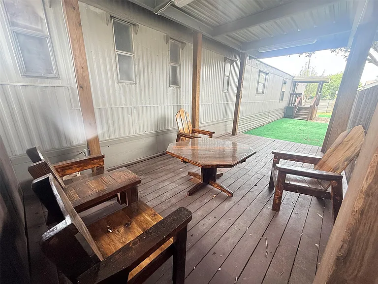 1619 Avenue D — Photo 20