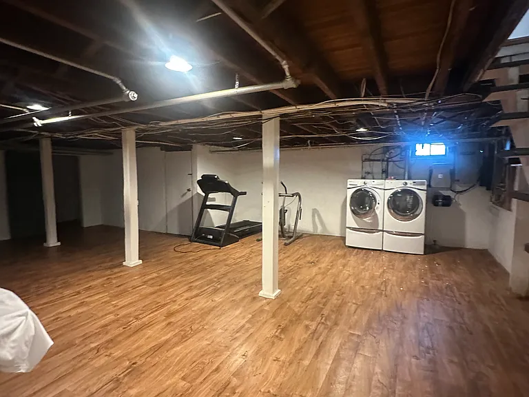 528 E Cherry St — Photo 26