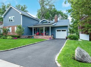 83 Plymouth Dr N, Glen Head, NY 11545