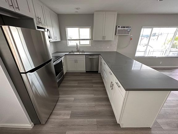3rd image of 3322 Atwater Ave #4