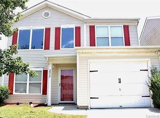 2832 Fountaingrass Ln, Charlotte, NC 28269