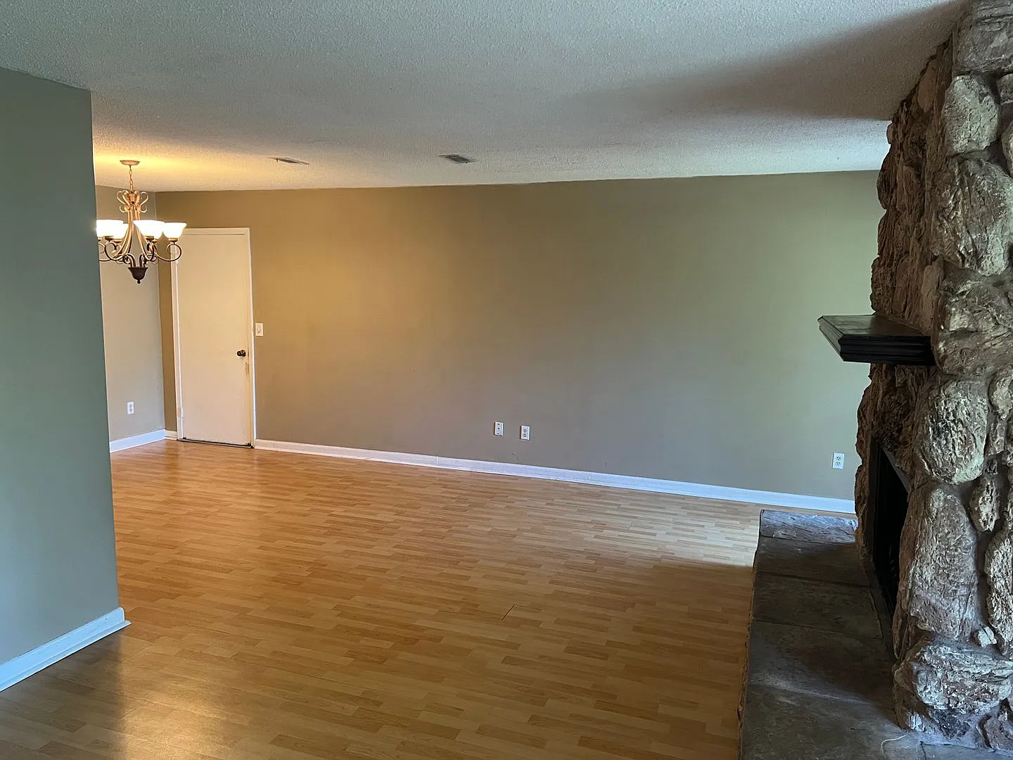 203 Courtney Place — Photo 2