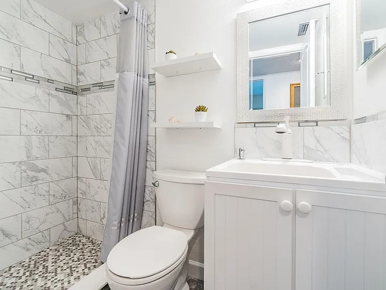 2525 W Bay Dr #B44 — Photo 21