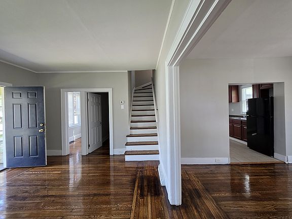 4th image of 240 Fountain St #B
