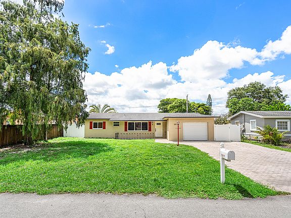 3rd image of 5811 SW 53RD Terrace