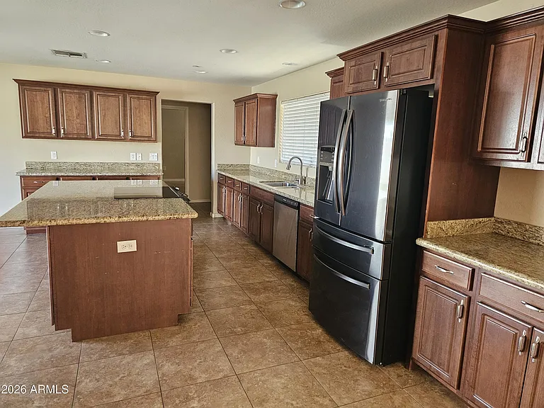 3711 N Kachina Ln — Photo 2