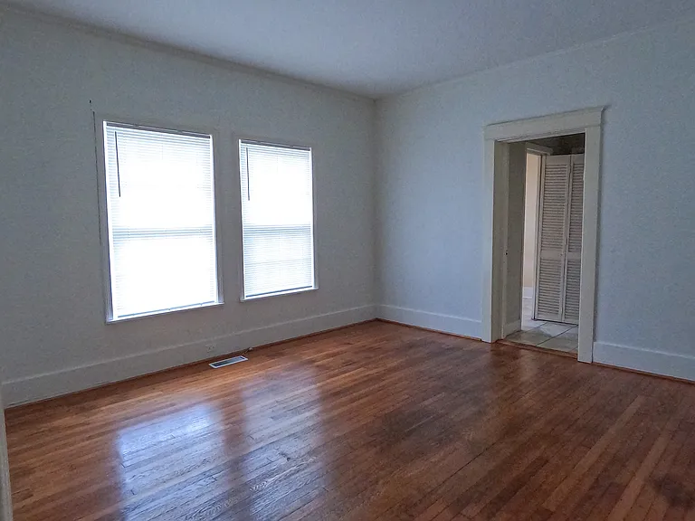 1121 14th Ave S — Photo 16