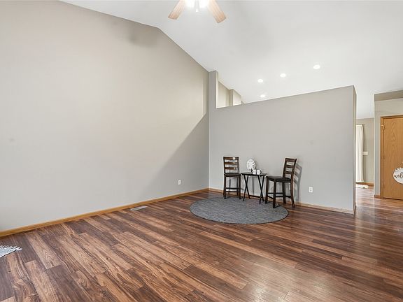 4th image of 2312 Belmont Dr