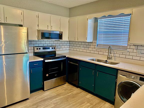 4th image of 1349 Bayville Ct APT 3