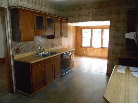 5th image of 705 Park Ave S