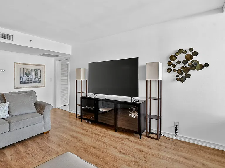 120 SE 5th Ave #520 — Photo 7