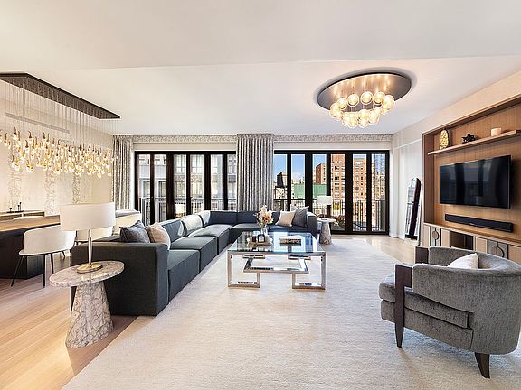 2nd image of 210 W 77th St #12W