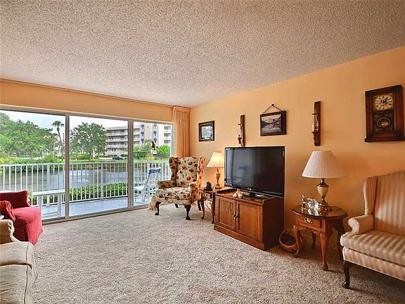 5th image of 6114 River Run Dr #107