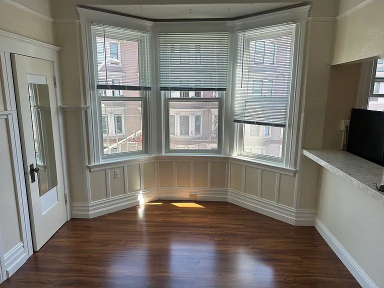 1501 Larkin St — Photo 15