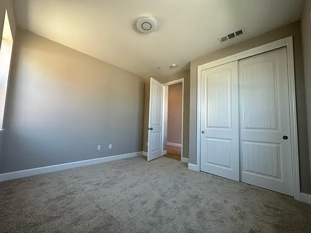 529 Kingbird Cir — Photo 11