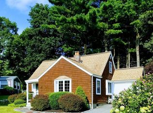 72 Canterbury Rd, Lynnfield, MA 01940