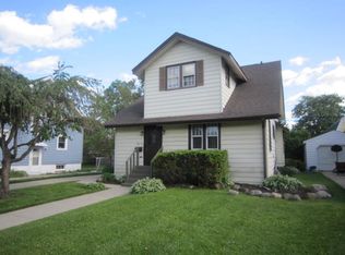 1617 70th St, Kenosha, WI 53143