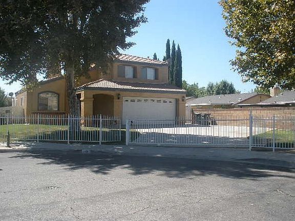 2nd image of 1104 Langhorn St