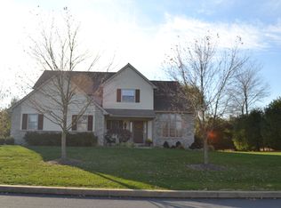 16 Village Dr, Lititz, PA 17543