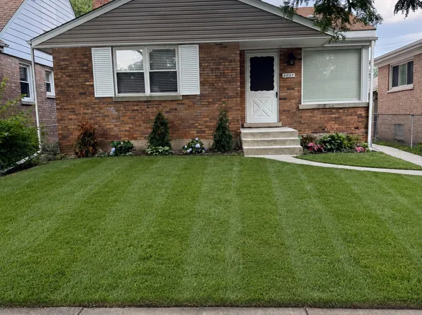 8057 S Saint Louis Ave, Chicago, IL 60652