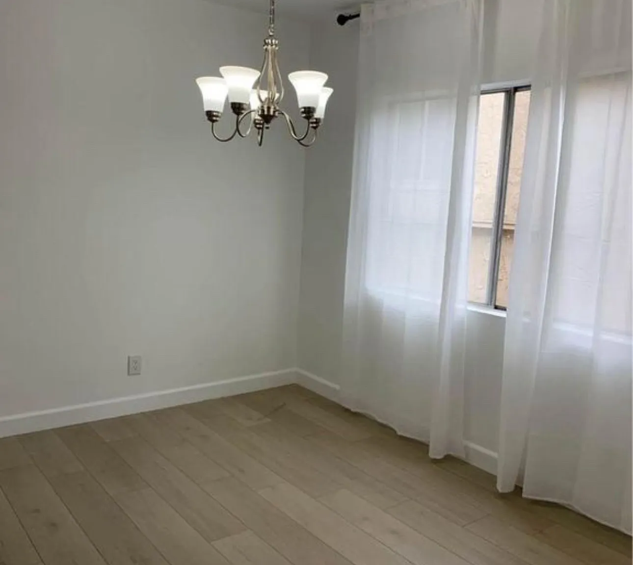 1341 Berkeley Street — Photo 3