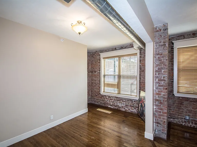 2934 Leavenworth St — Photo 31