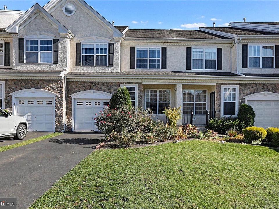 1st image of 41 Brecknock Ct