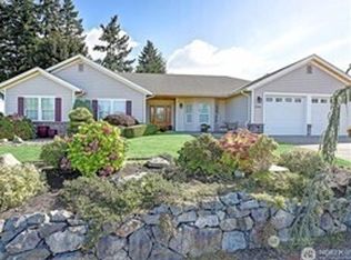 236 Edinburgh Dr, Camano Island, WA