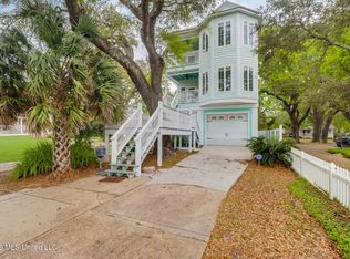 1324 Beach Blvd, Biloxi, MS 39530