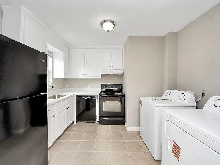 3914 Hoffman St #B — Photo 12