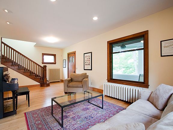 3rd image of 2310 Valentine Ave