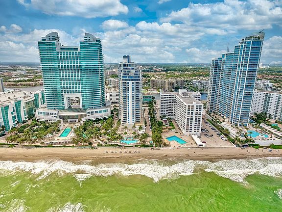 Home For Sale In Diplomat