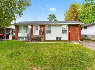 740 Dempster Dr, Gananoque, ON K7G 2E7