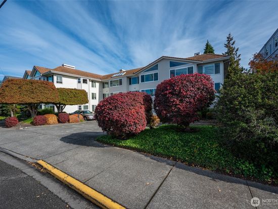 233 3rd Avenue S #304, Edmonds, WA 98020