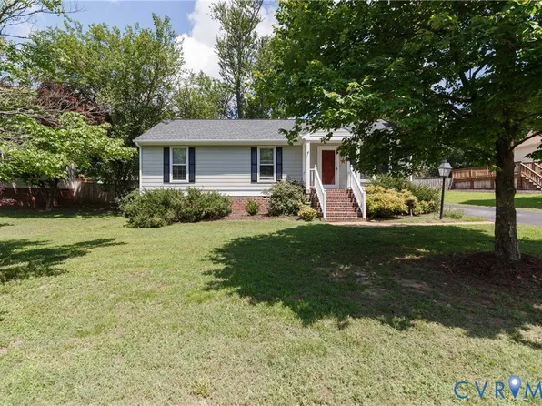 7092 Foxlair Dr, Mechanicsville, VA 23111