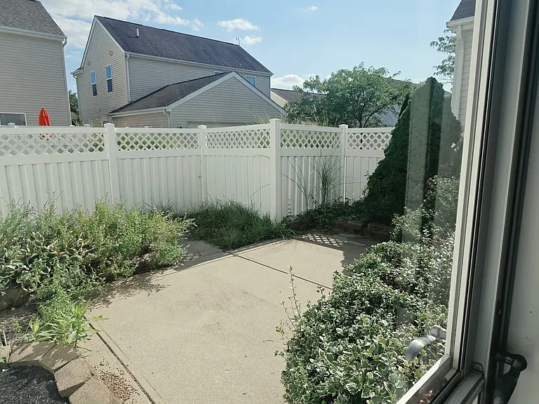 7223 Normanton Dr — Photo 40