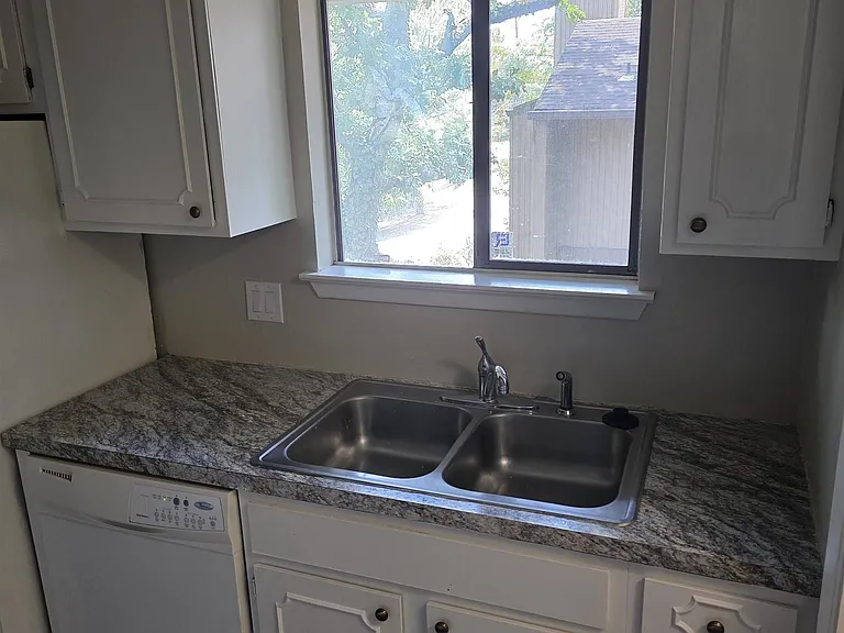 518 Green Mountain Dr #16 — Photo 6