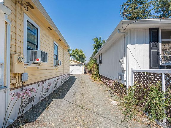 3rd image of 95 Randolph Ave