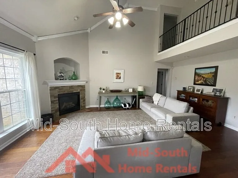 11189 Bernadette Cv — Photo 4