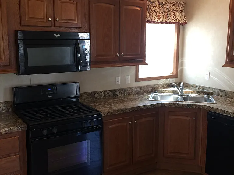 Youngstown Estates — Photo 18