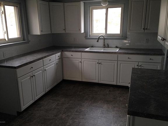4th image of 412 Chicago Dr