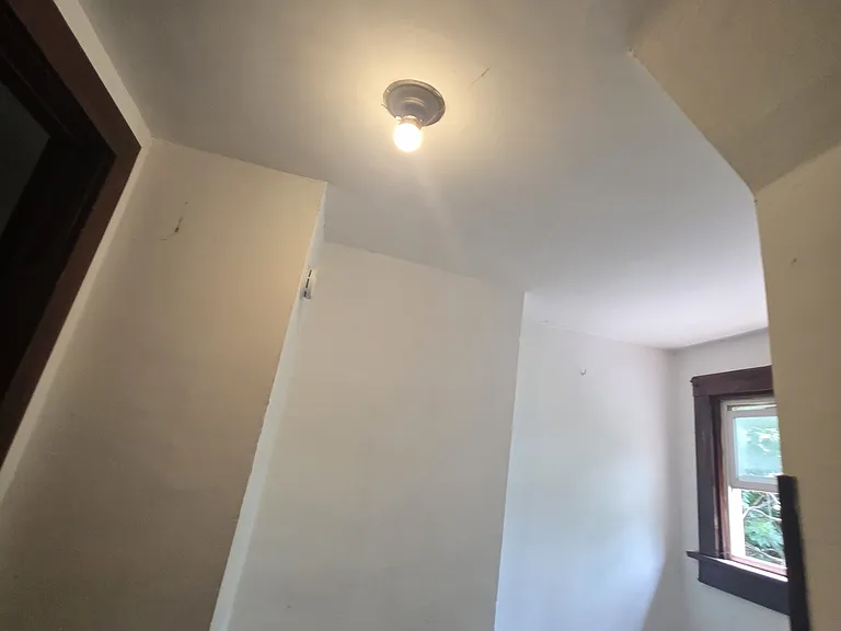 1303 E Hickory St — Photo 26